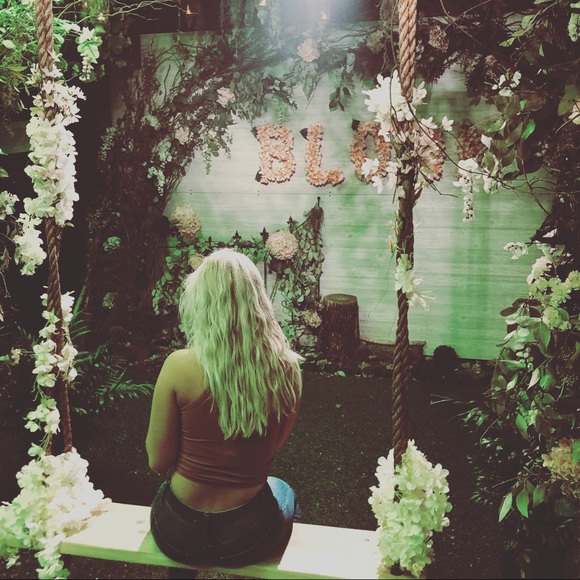 Meet your Posher, Claire - Picture 1 of 1